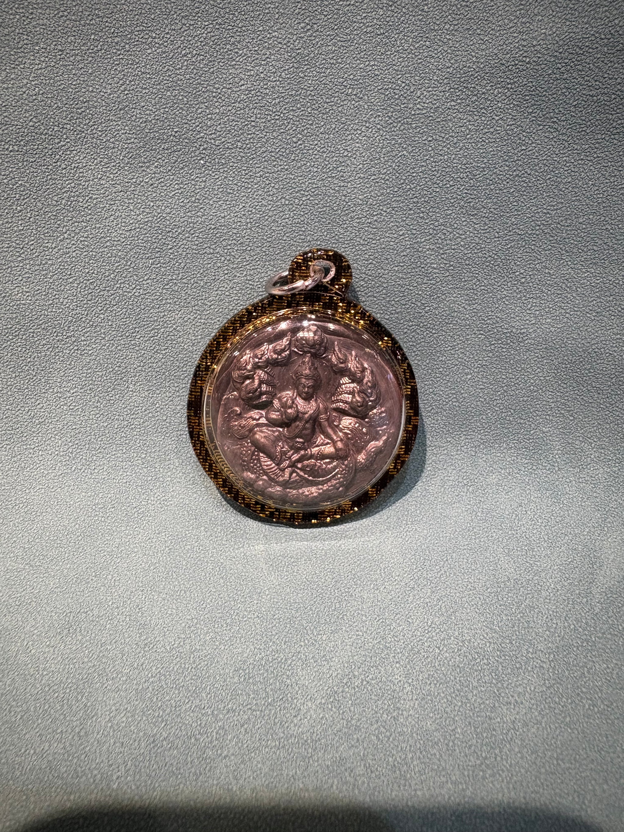 強力招財、避官非、招貴人相助等］佛曆2550年龍耐pranda設計澤度金後八拉胡圍必打盼帕間佛牌額卡那馬哈石鐵億萬富翁模型–